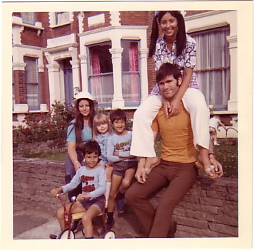 [Auntie Christine, Angela, David, Nicky, Frances & Mike.JPG]