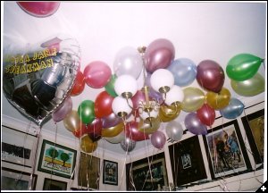 [Filling the helium balloons 28th Feb 2008]